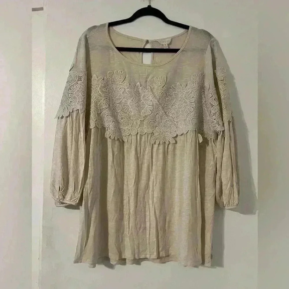 Adiva blouse-beautiful lace detail on this size 1X (S126) - Picture 1 of 11